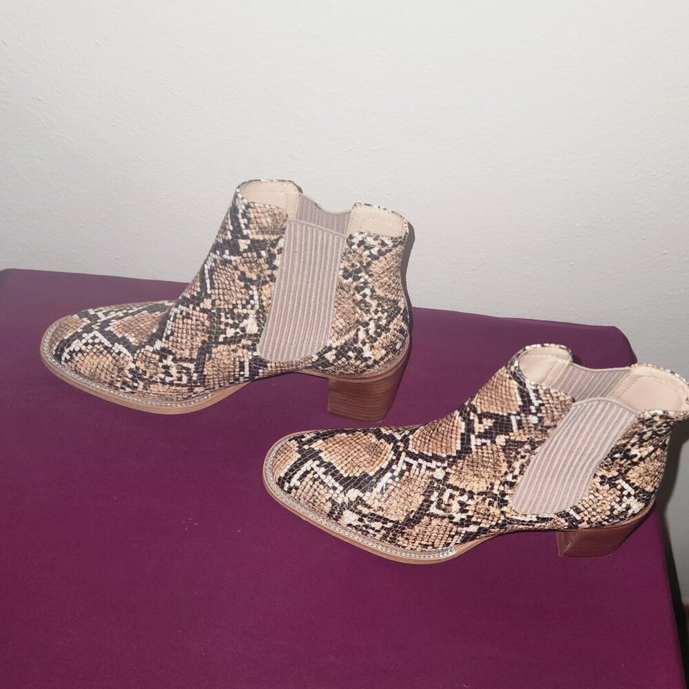Vince Camuto Gigietta Brown And Tan Python-Print Ankle Booties Size 8